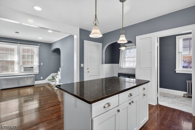 Foto del edificio - 1793 E 2nd St