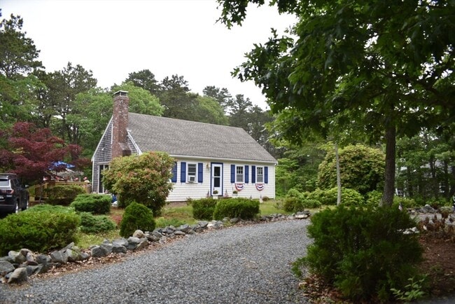 Building Photo - 15 Myrtle Dr