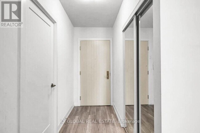Photo du bâtiment - 2550-2550 Simcoe St N