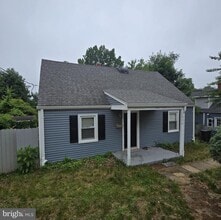 Building Photo - 2306 Fort Dr