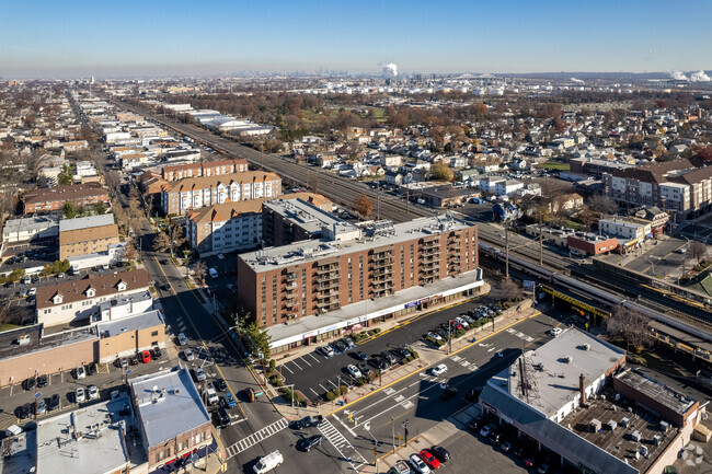 Aerial Photo - Linden Tower Condominiums