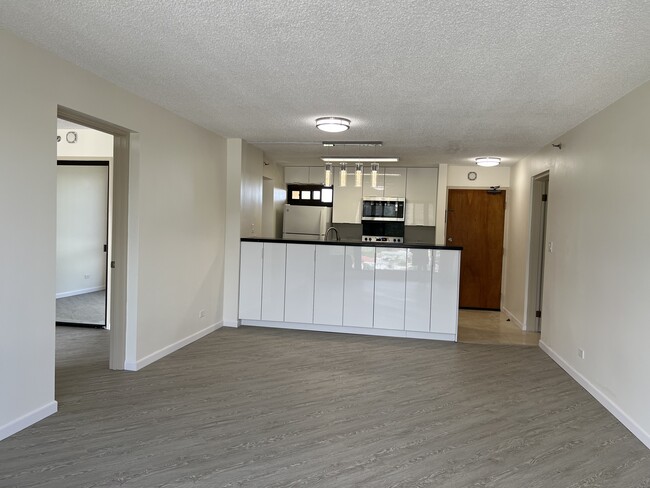 Building Photo - 5070 Likini St