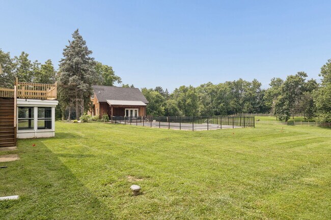 Building Photo - 1N480 Indian Knoll Rd