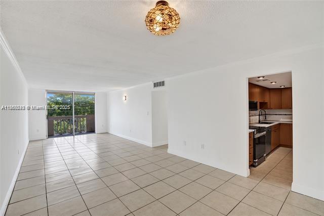 Building Photo - 1800 Sans Souci Blvd