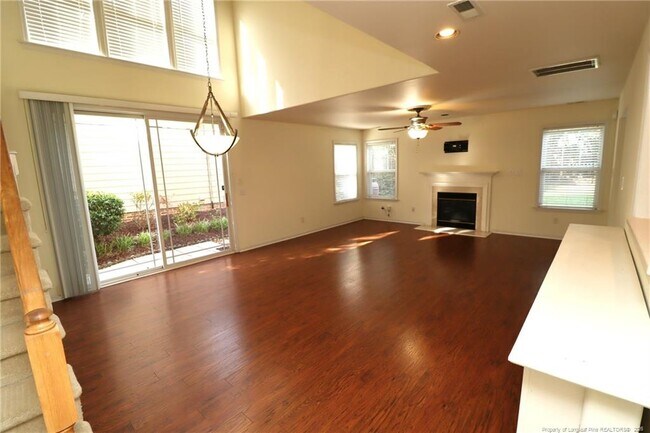 Foto del edificio - 10448 Neland St