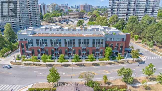 Photo du bâtiment - 2100-2100 Bridletowne Cir