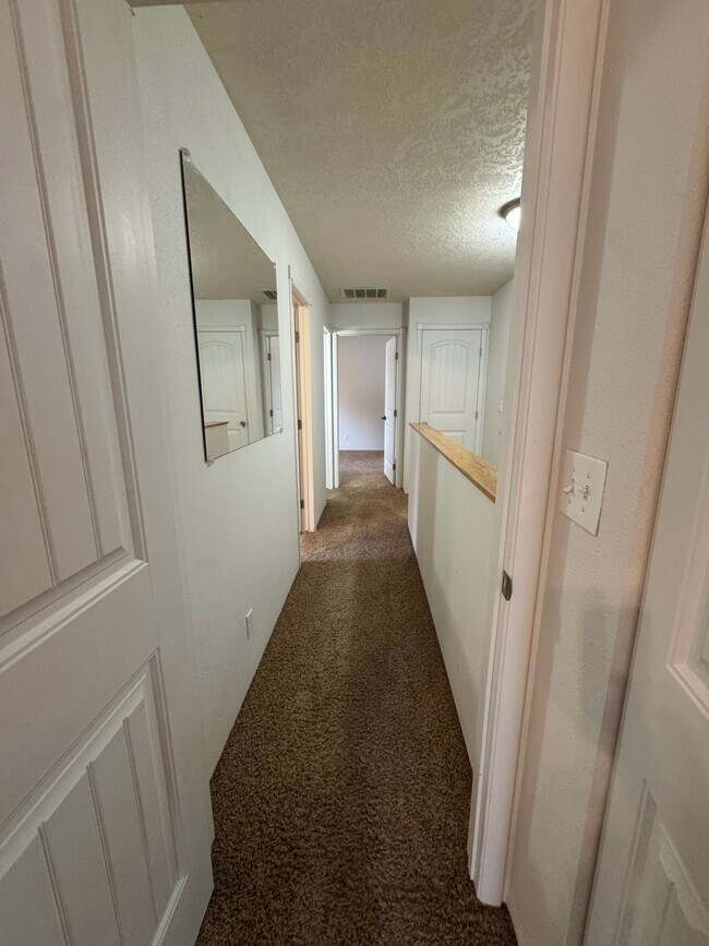 Foto del edificio - 6515 Butte St