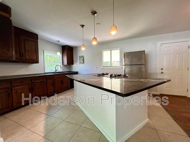 Building Photo - 908 Bilmark Ave