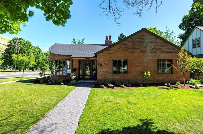 Foto del edificio - Gorgeous 1945 House across from UM