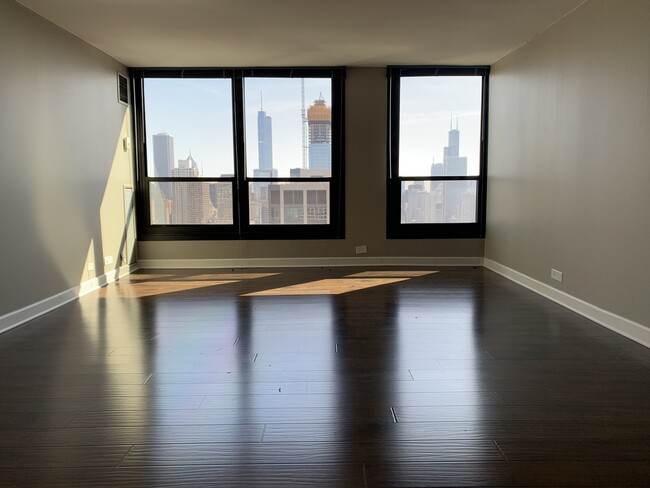 Foto del edificio - 1030 N State St
