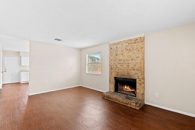 Building Photo - 8412 Garcreek Cir