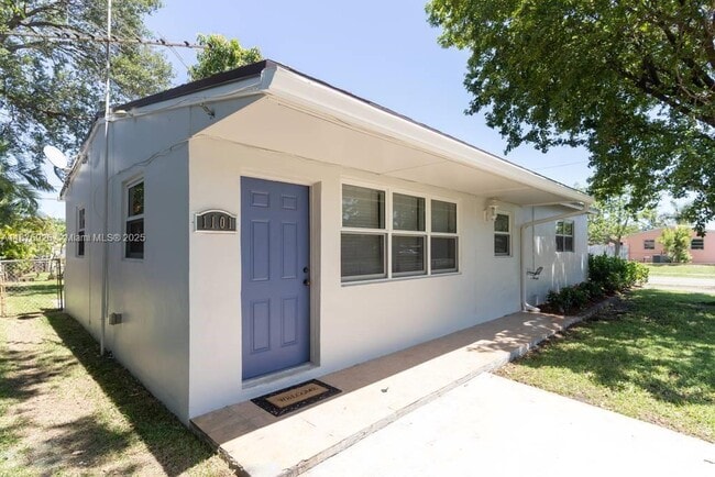 Building Photo - 1101 N 71st Terrace