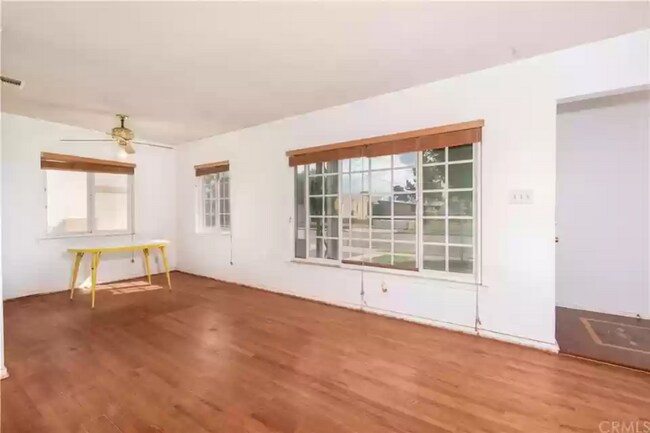 Foto del edificio - 329 Catalpa Ave