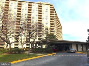 Building Photo - 5225 Pooks Hill Rd