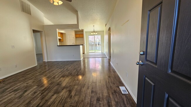 Foto del edificio - Nampa Home with Open Floor Plan!