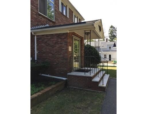 Primary Photo - 52 Purchase St