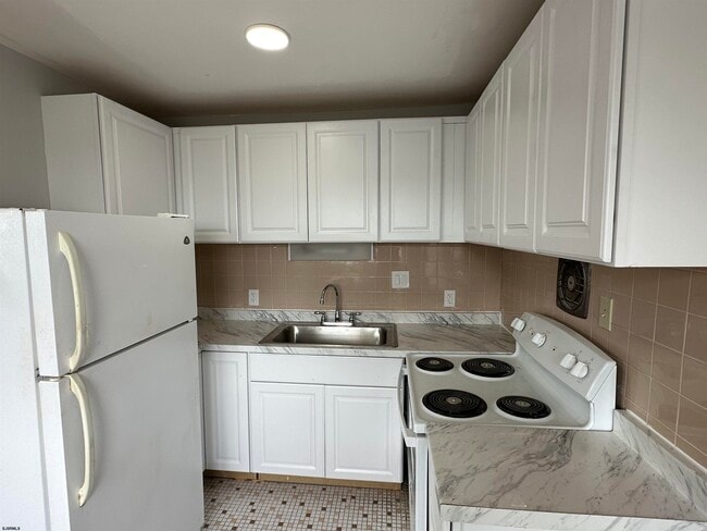 Foto del edificio - 1653 Beach Ave