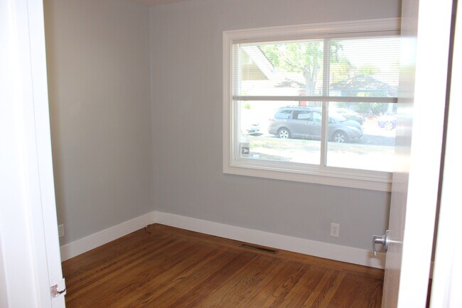 Bedroom 3 - 367 Montclair Drive