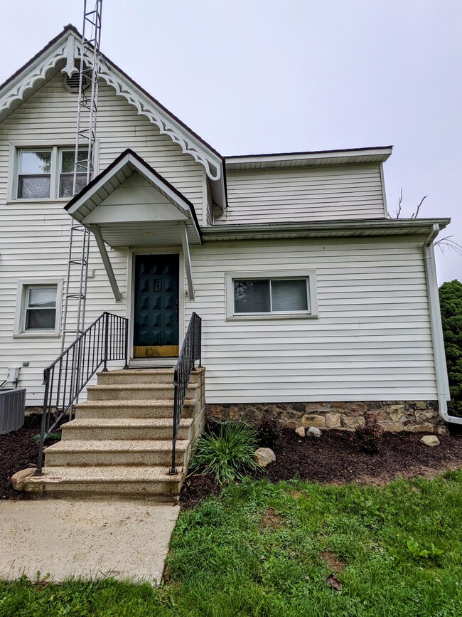 Front entrance - 316 S. Macomb