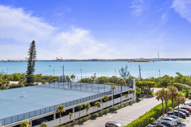 Building Photo - 5440 N Ocean Dr