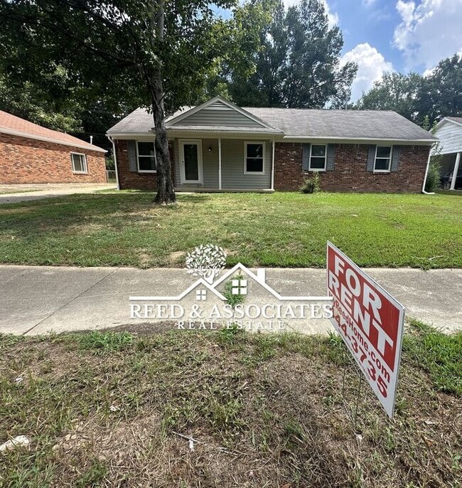 Building Photo - Spacious 4 Bedroom with Large Backyard!