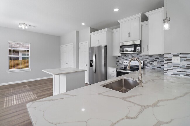 Foto del edificio - 19218 Akin Dr