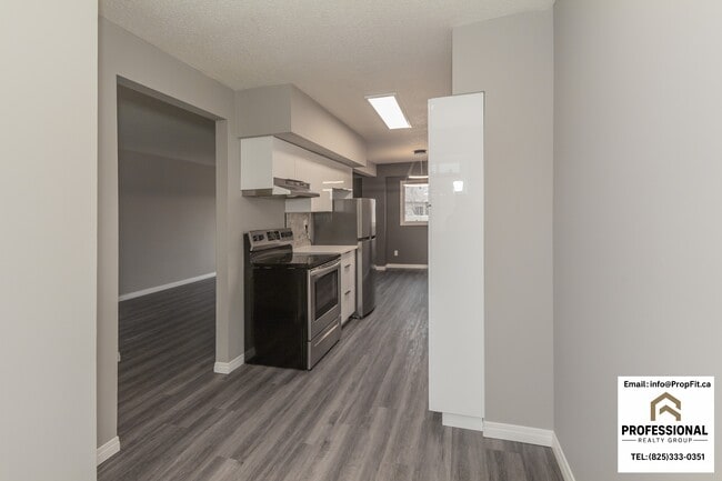 Photo du bâtiment - 116 Centennial Crt NW