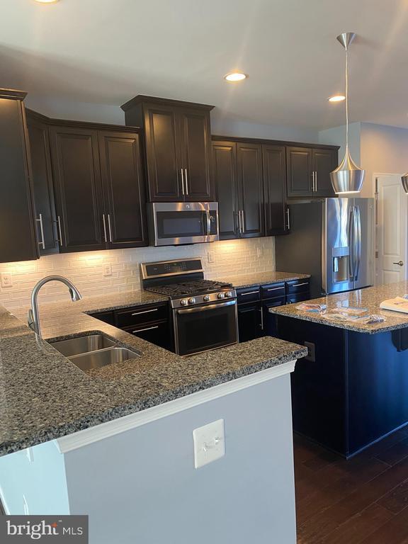 Foto del edificio - 168 Trout Lily Dr