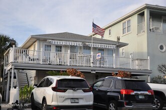 Building Photo - 127 7th St N