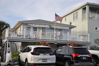 Building Photo - 127 7th St N