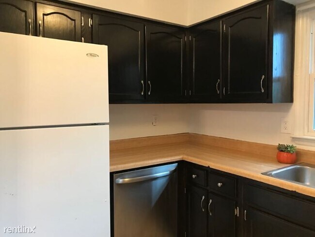 Building Photo - 1309 River Park Cir