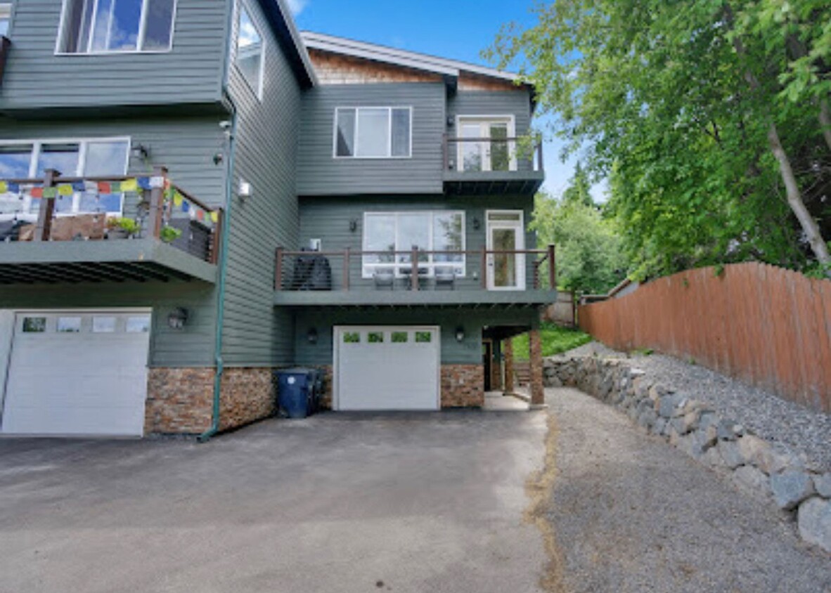 Primary Photo - Furnished Westchester Lagoon Home