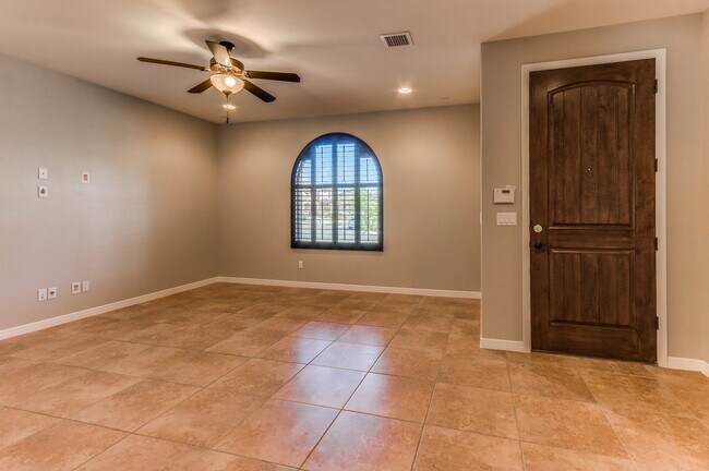 Foto del edificio - Home For Rent - Beautiful 4 Bedroom Home in Tierra Del Este Subdivision w/ Refrigerated Air!