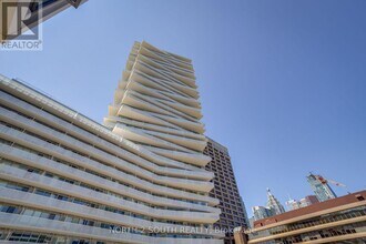 Building Photo - 15 Queens Quay E