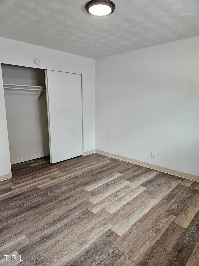 Building Photo - 3 br, 1 bath House - 906 31st Avenue -C