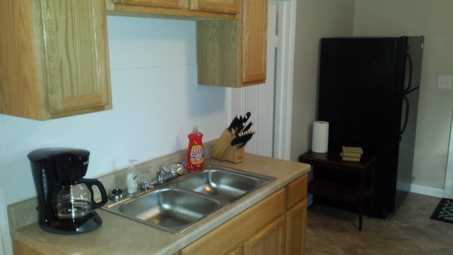 Foto del edificio - 99 Sharp Hill Ln