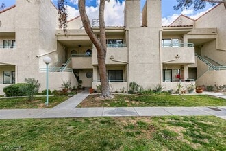 Building Photo - 810 N Sloan Ln