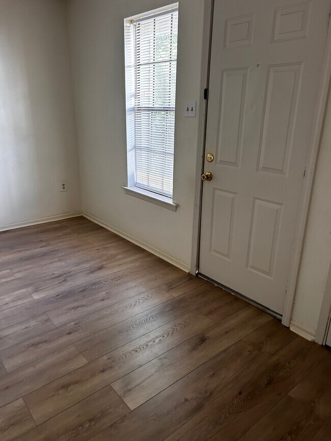 Building Photo - 4342 Rue de Belle Maison
