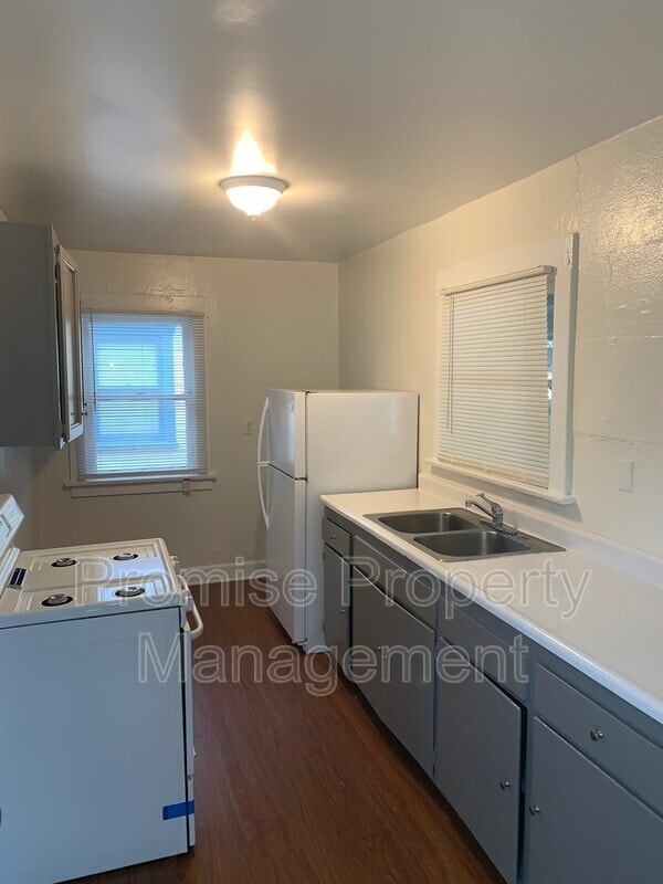 Building Photo - 505 S Myers St