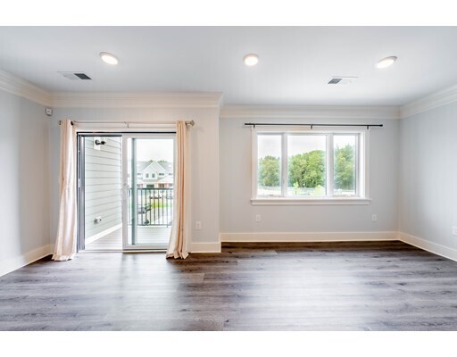 Building Photo - 17H Hennery Way