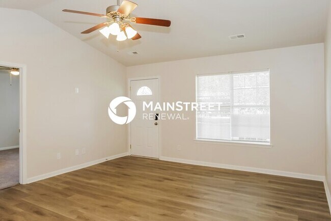 Foto del edificio - 3 Bedroom Pet-Friendly Home in Toney, AL with Main Street Renewal