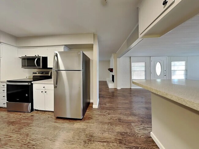 Foto del edificio - 926 N Waterview Dr