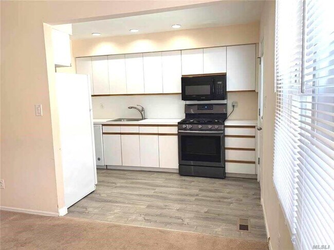 Foto del edificio - 3530 Long Beach Rd