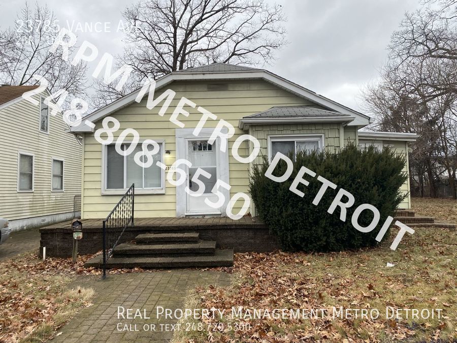MOVE IN READY 2 BEDROOM RANCH IN HAZEL PARK - MOVE IN READY  2 BEDROOM RANCH IN HAZEL PARK
