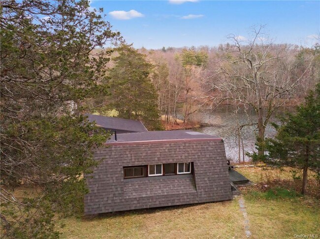 Foto del edificio - 288-308 Pine Hill Rd
