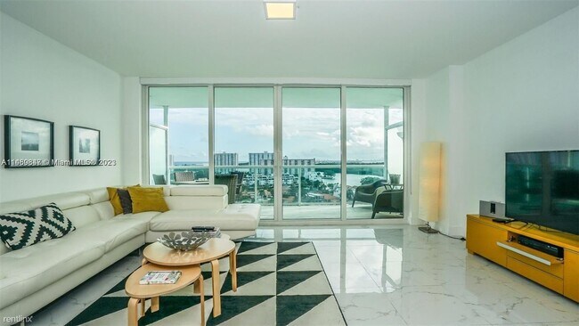 Foto del edificio - 3 br, 2.5 bath Condo - 400 Sunny Isles Blv...