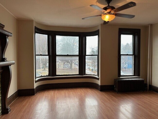 Foto del edificio - Introducing our cozy 2 bedroom, 2 bathroom...