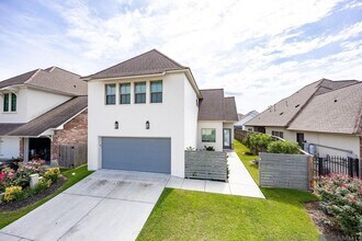 Building Photo - 8543 Landau Dr