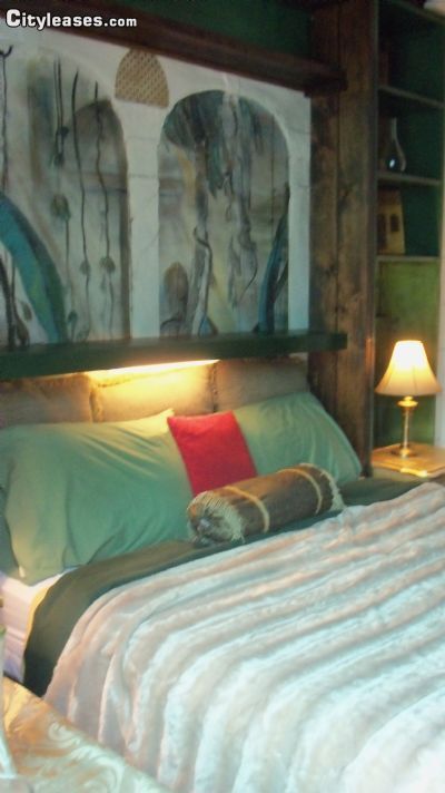 QUEEN SIZE BED - 19390 Powell Rd