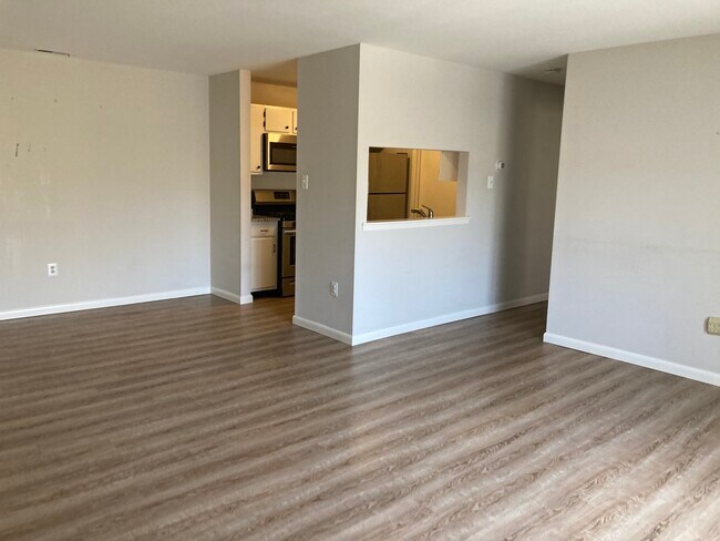 Building Photo - 2302 Adams Ct